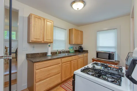 18 Grove Street Windham NH 03087