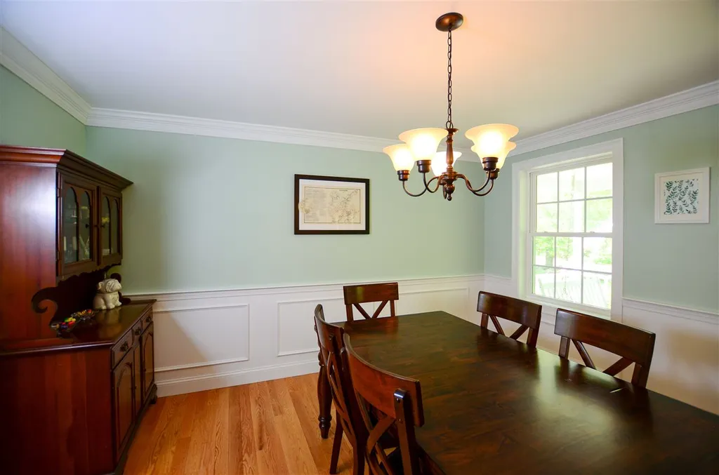 63 Lake Road Brentwood NH 03833