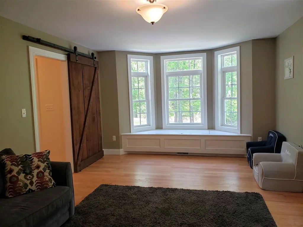 63 Lake Road Brentwood NH 03833