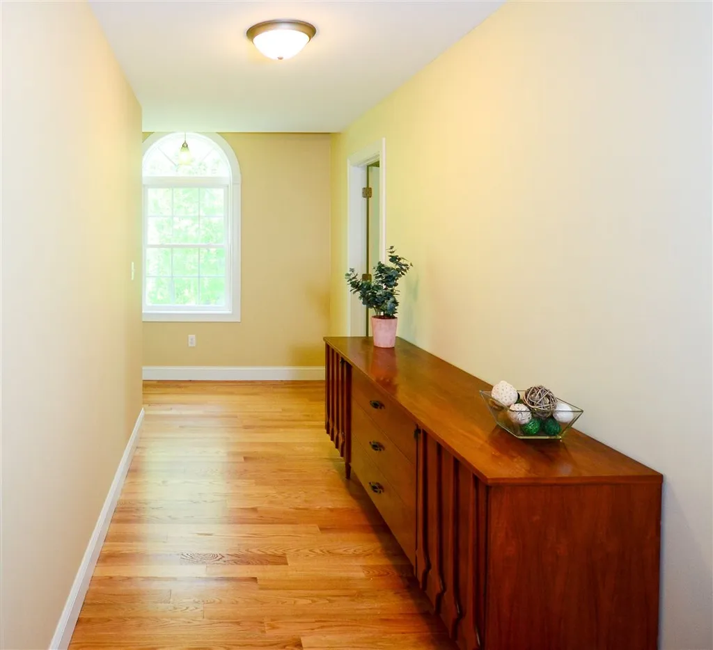 63 Lake Road Brentwood NH 03833