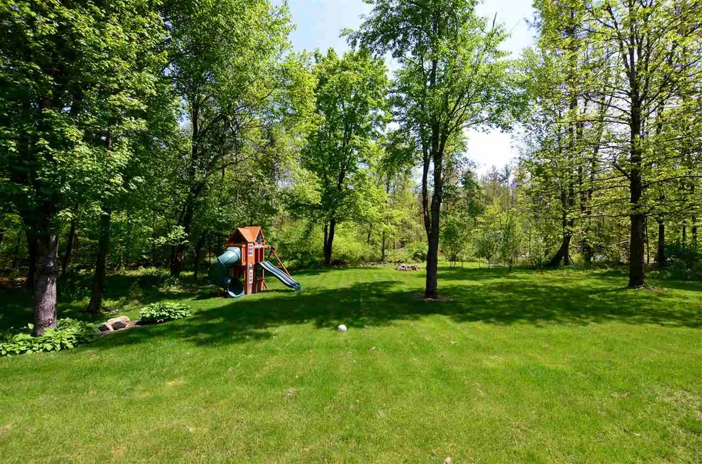 63 Lake Road Brentwood NH 03833