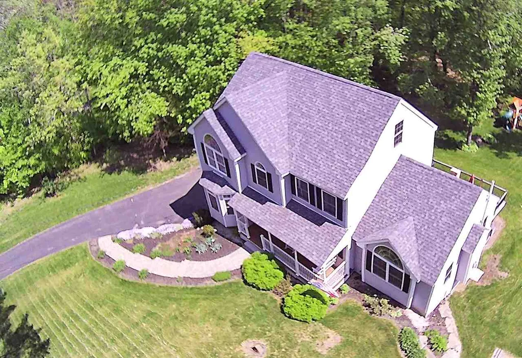 63 Lake Road Brentwood NH 03833