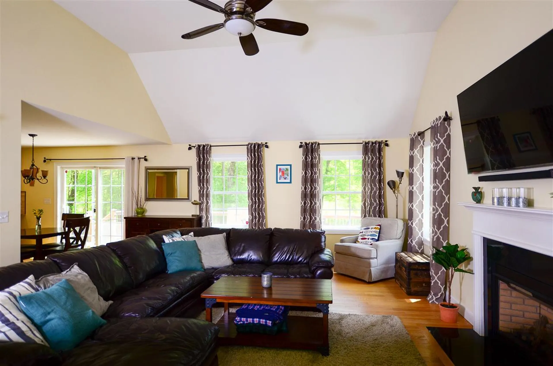 63 Lake Road Brentwood NH 03833