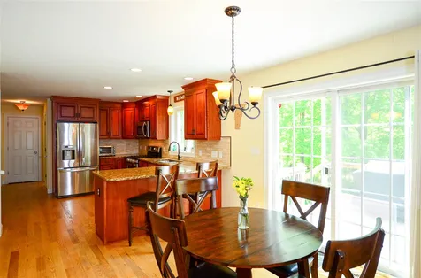 63 Lake Road Brentwood NH 03833