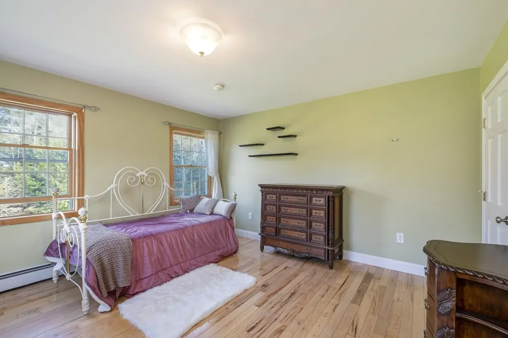 964 County Road New London NH 03257