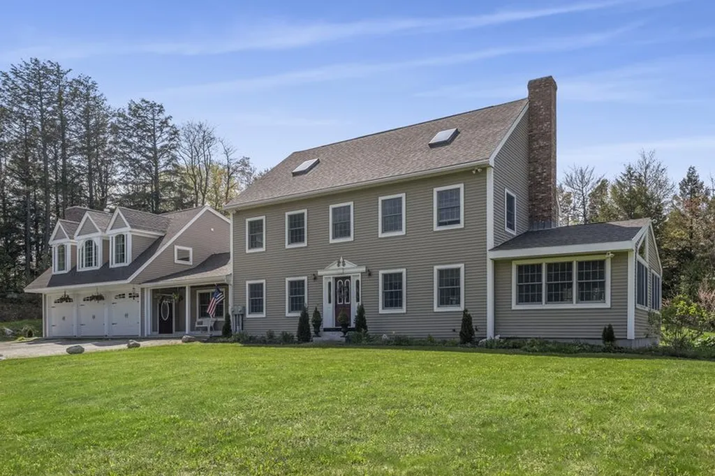 964 County Road New London NH 03257