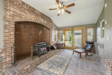 964 County Road New London NH 03257
