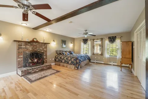 964 County Road New London NH 03257