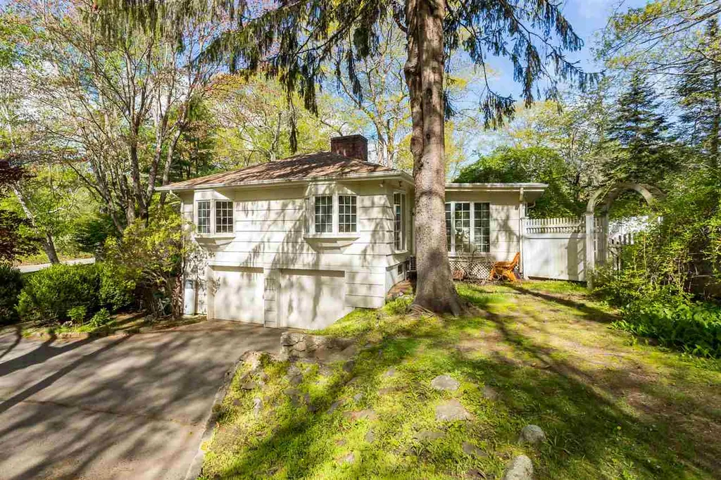 81 Garland Road Rye NH 03870