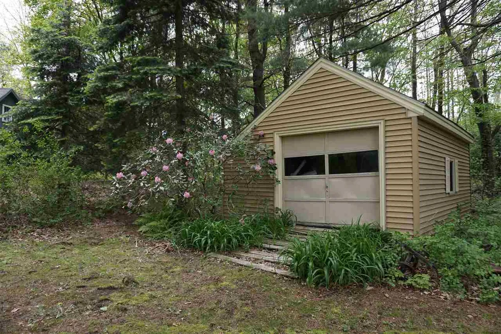 28 South Bow Road Hooksett NH 03106