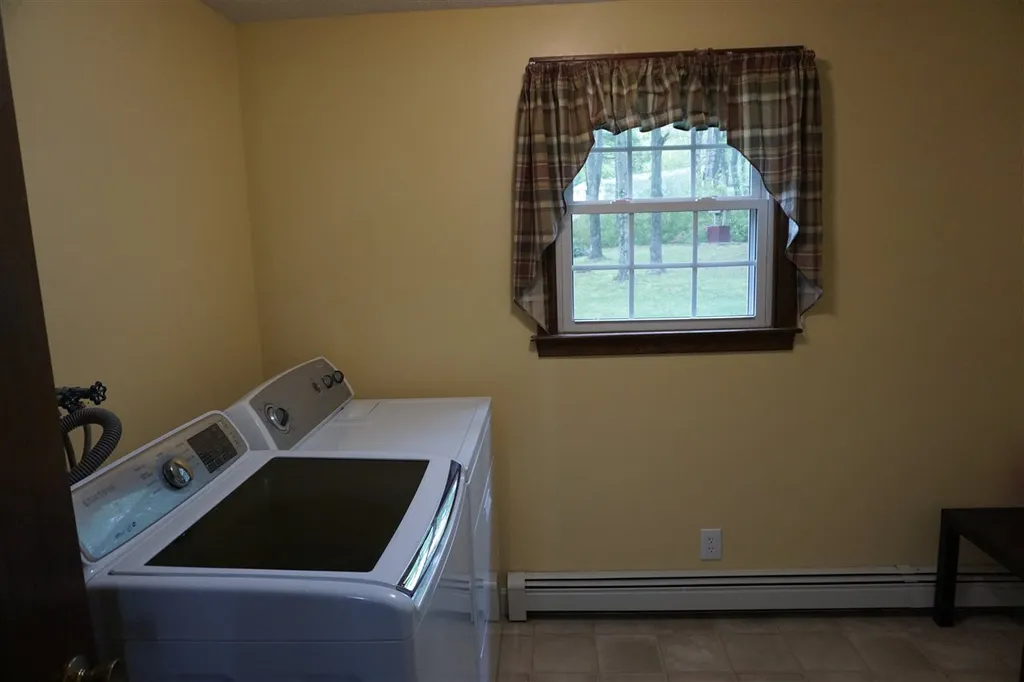 28 South Bow Road Hooksett NH 03106