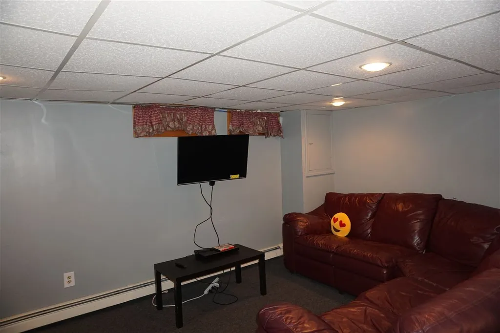 28 South Bow Road Hooksett NH 03106