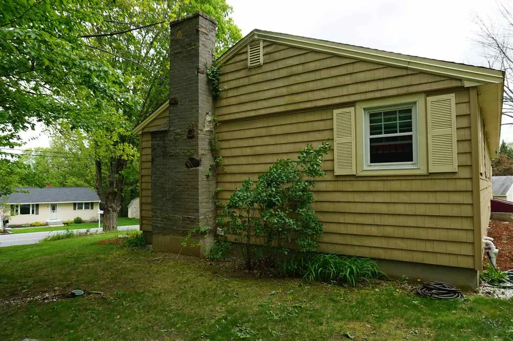 28 South Bow Road Hooksett NH 03106