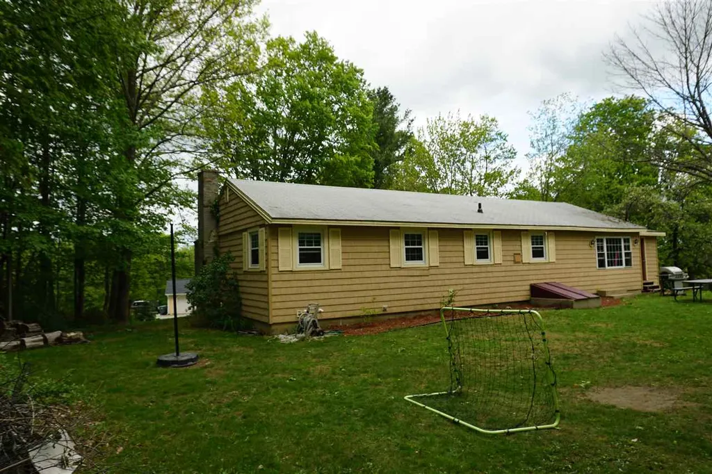 28 South Bow Road Hooksett NH 03106