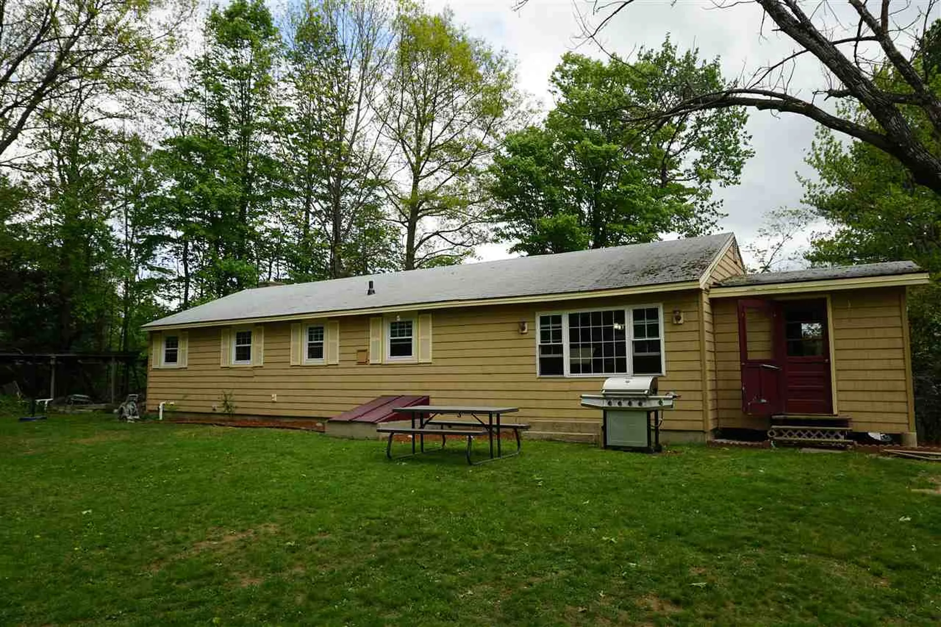 28 South Bow Road Hooksett NH 03106