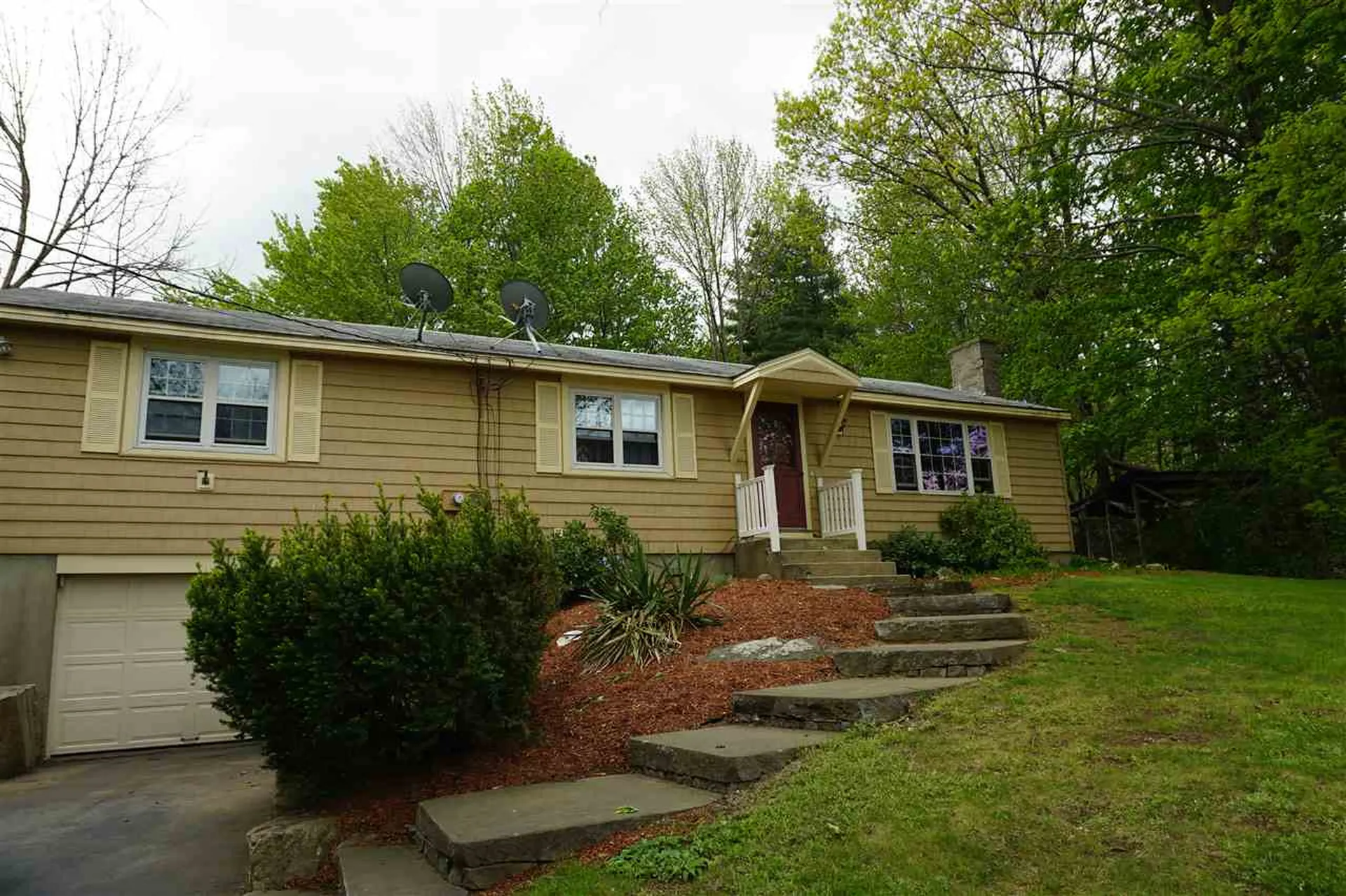 28 South Bow Road Hooksett NH 03106