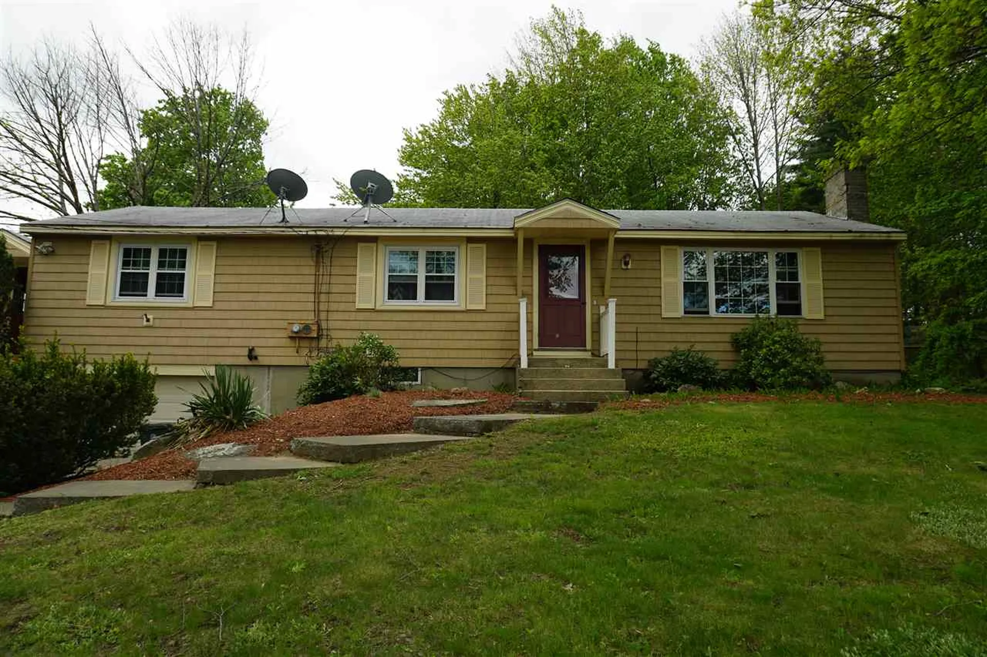 28 South Bow Road Hooksett NH 03106