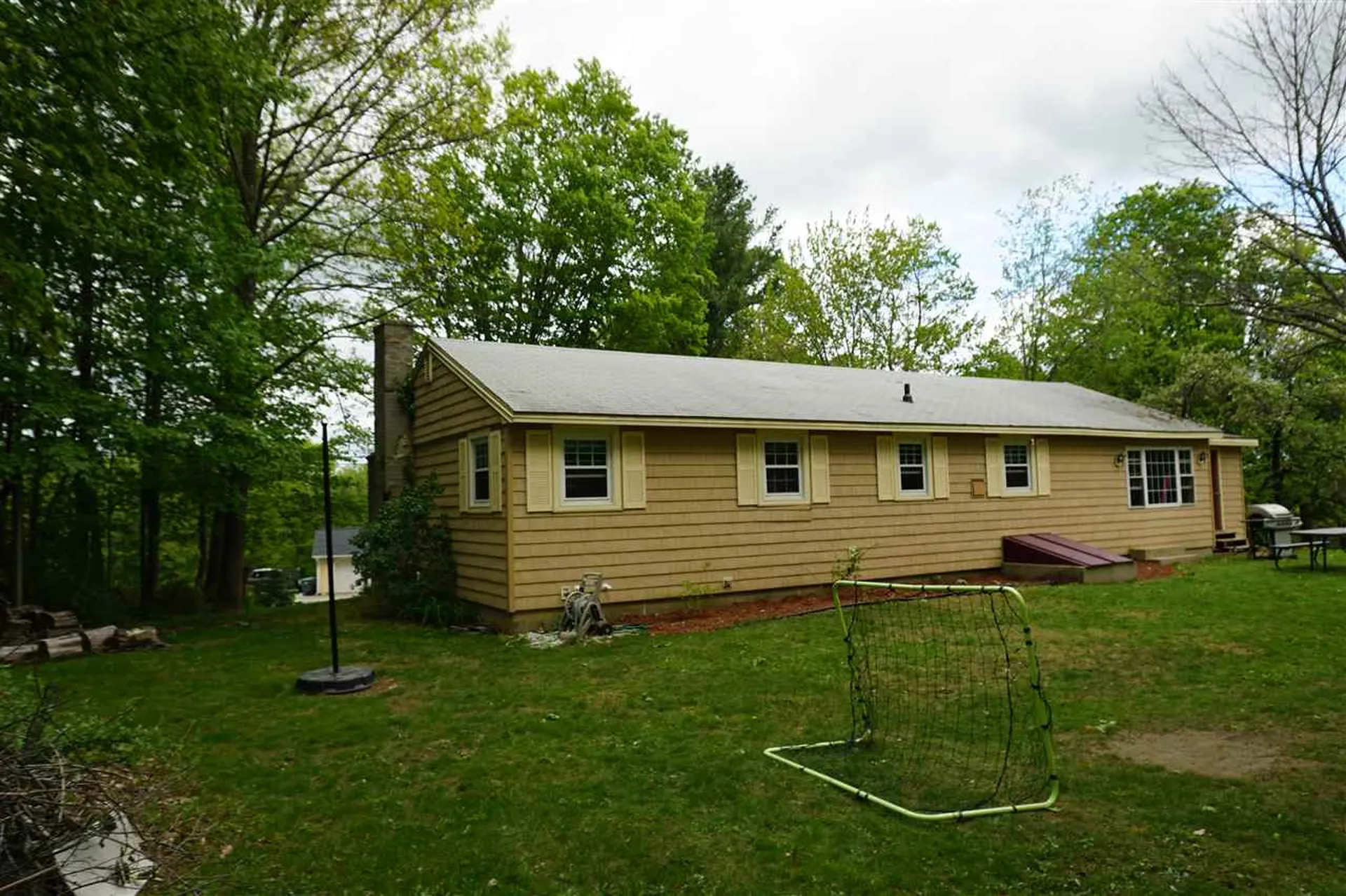 28 South Bow Road Hooksett NH 03106
