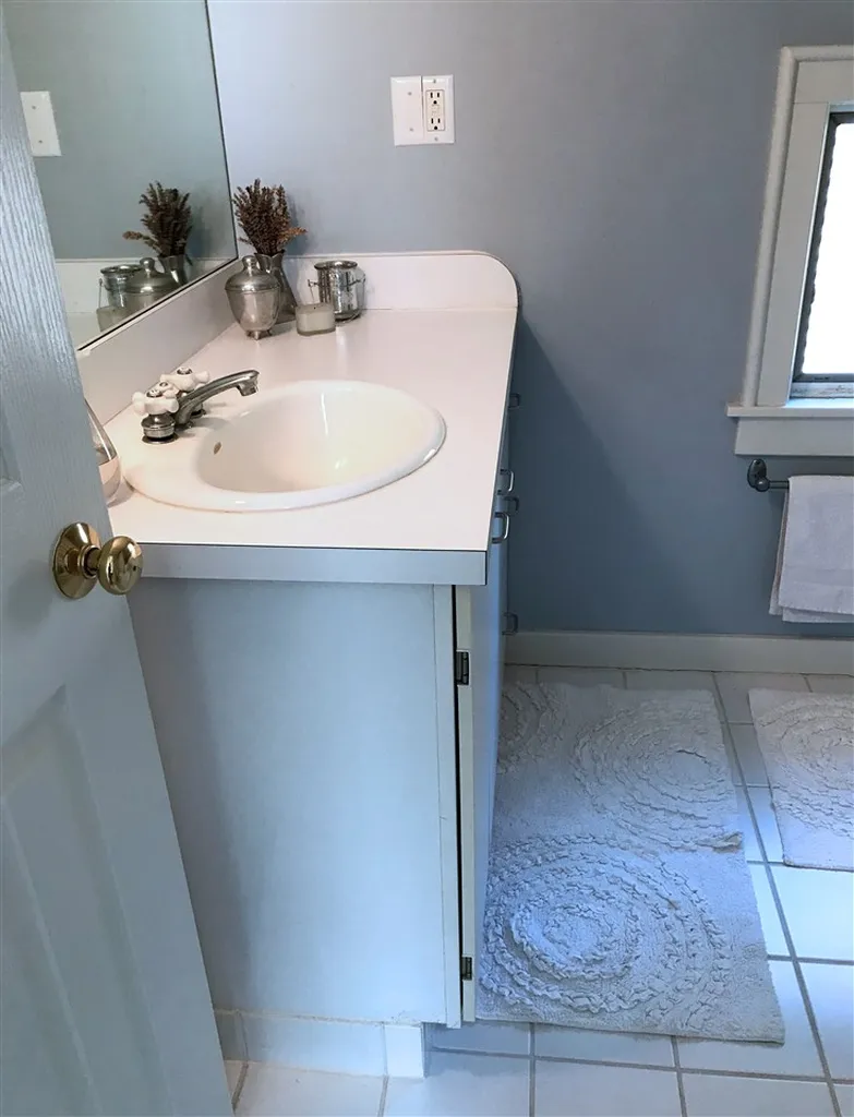 3 Cragmere Heights Road Exeter NH 03833