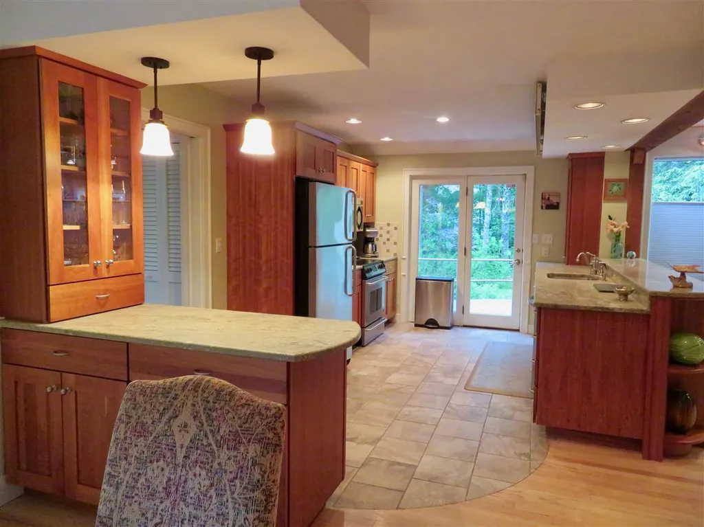 3 Cragmere Heights Road Exeter NH 03833