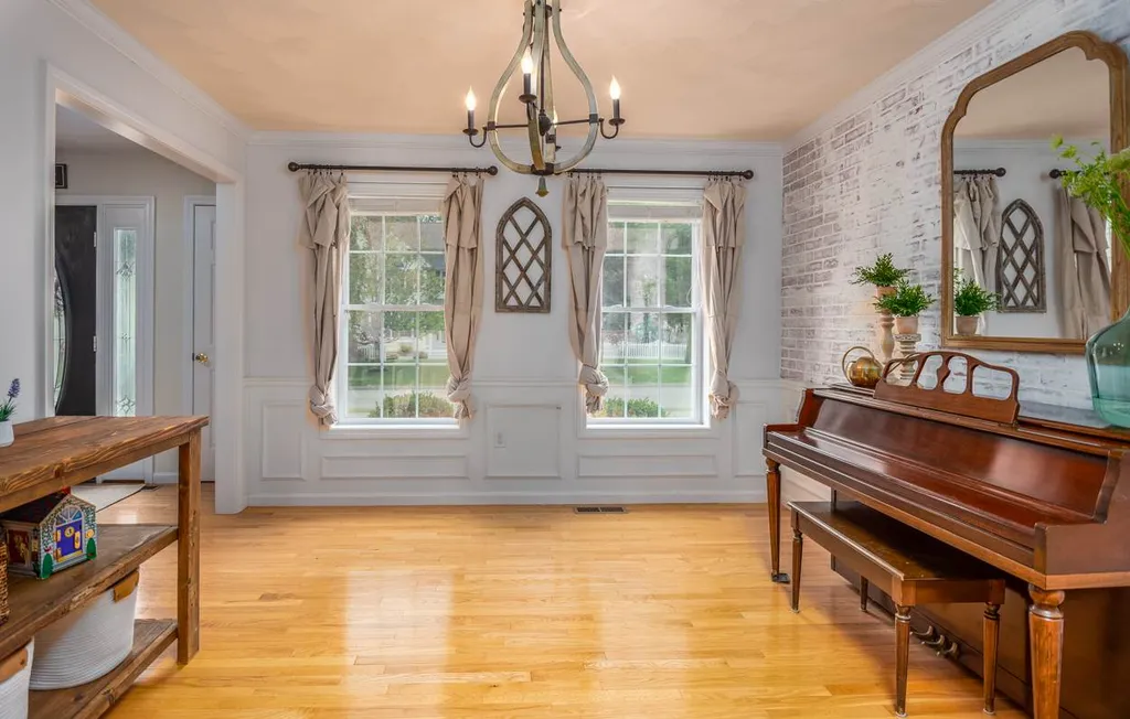 6 Hickory Lane Somersworth NH 03878
