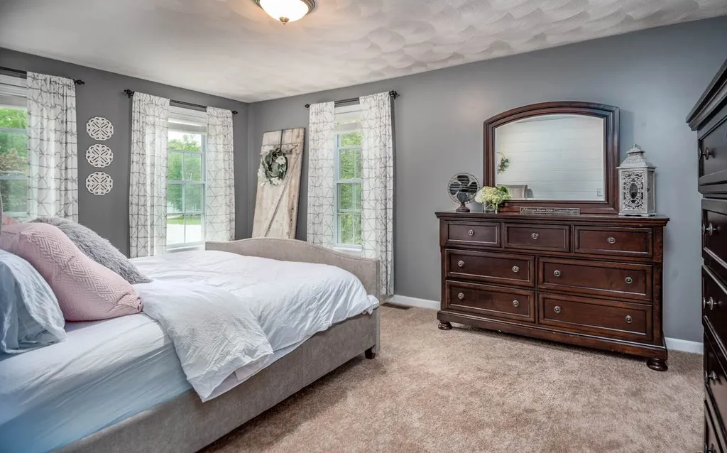6 Hickory Lane Somersworth NH 03878
