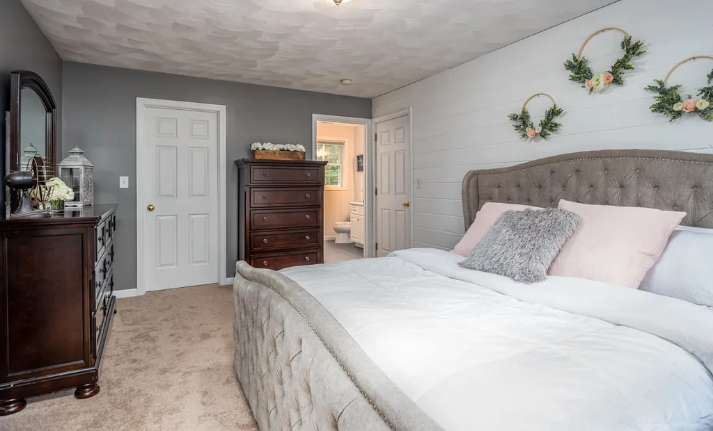 6 Hickory Lane Somersworth NH 03878