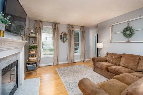 6 Hickory Lane Somersworth NH 03878