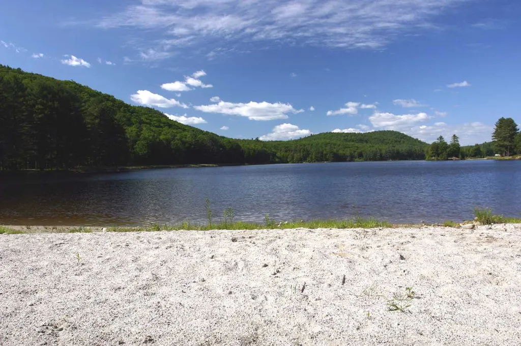2 Lakeview Circle Croydon NH 03773