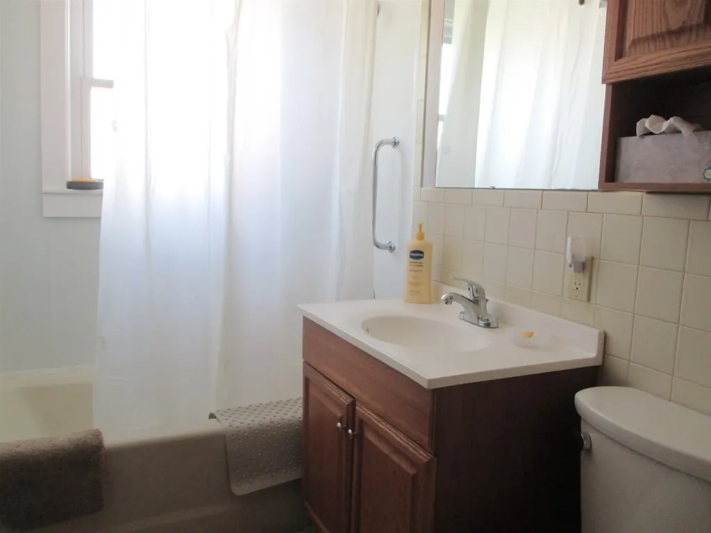 60 Pine Street Littleton NH 03561