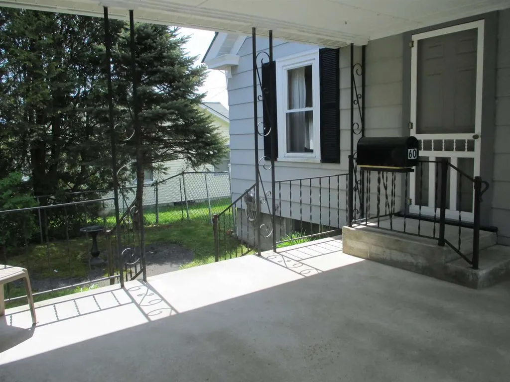 60 Pine Street Littleton NH 03561