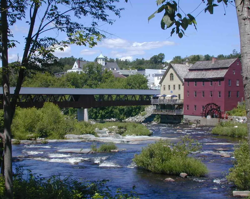 60 Pine Street Littleton NH 03561
