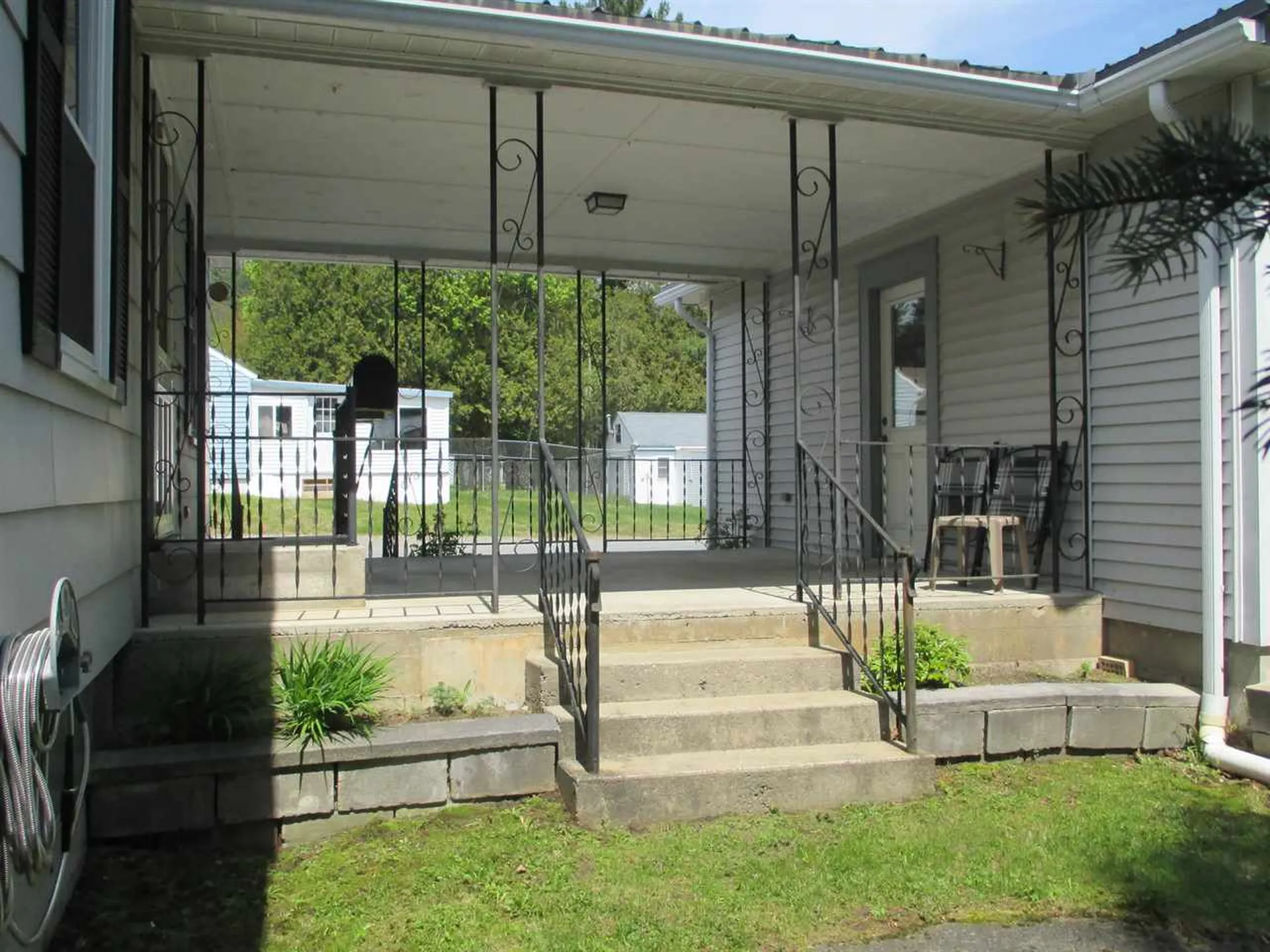 60 Pine Street Littleton NH 03561