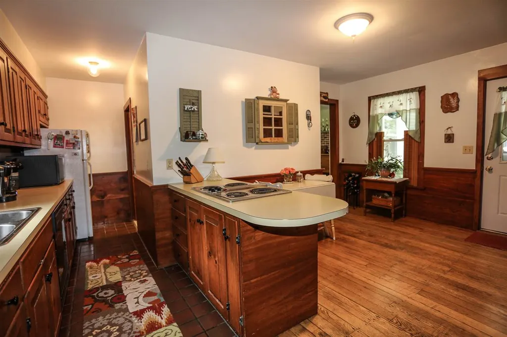 54 Maple Street Wilton NH 03086