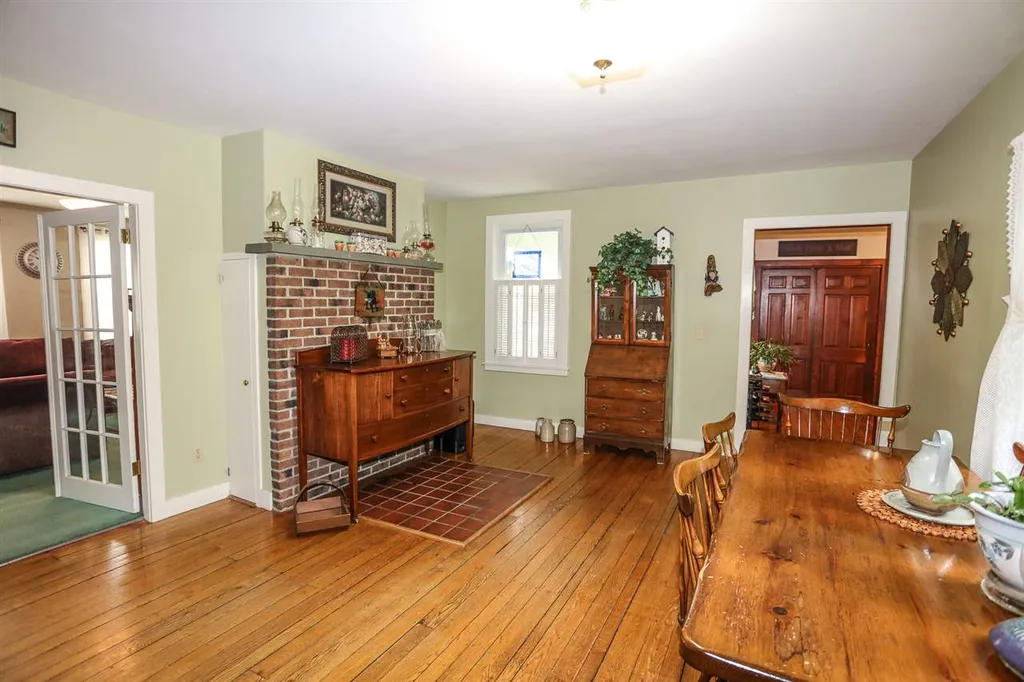 54 Maple Street Wilton NH 03086