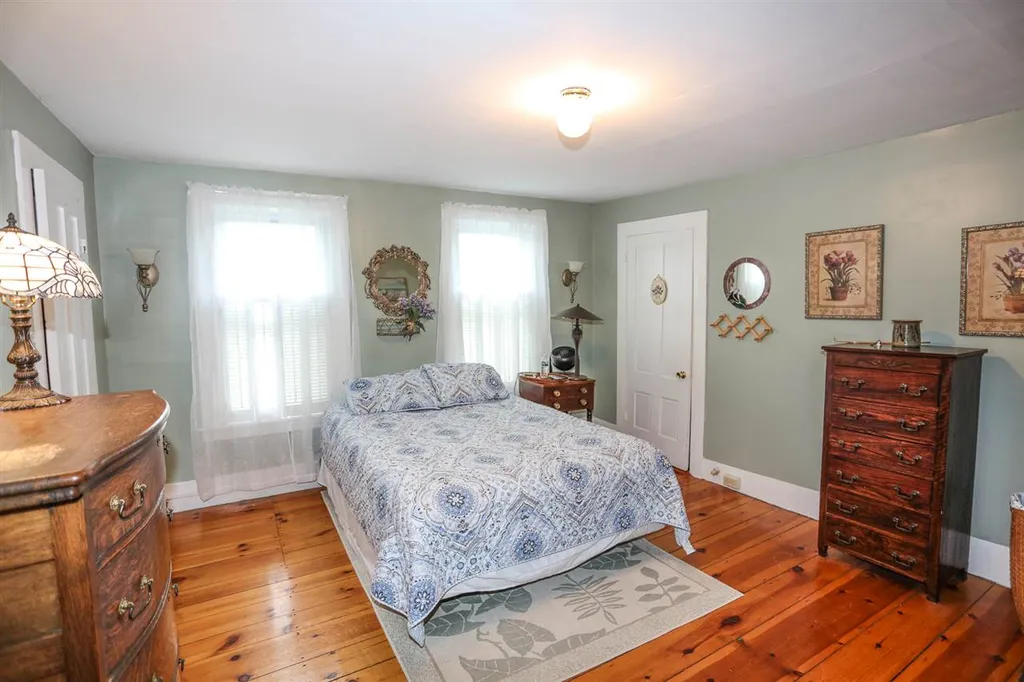 54 Maple Street Wilton NH 03086