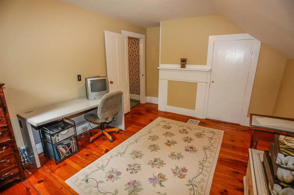 54 Maple Street Wilton NH 03086