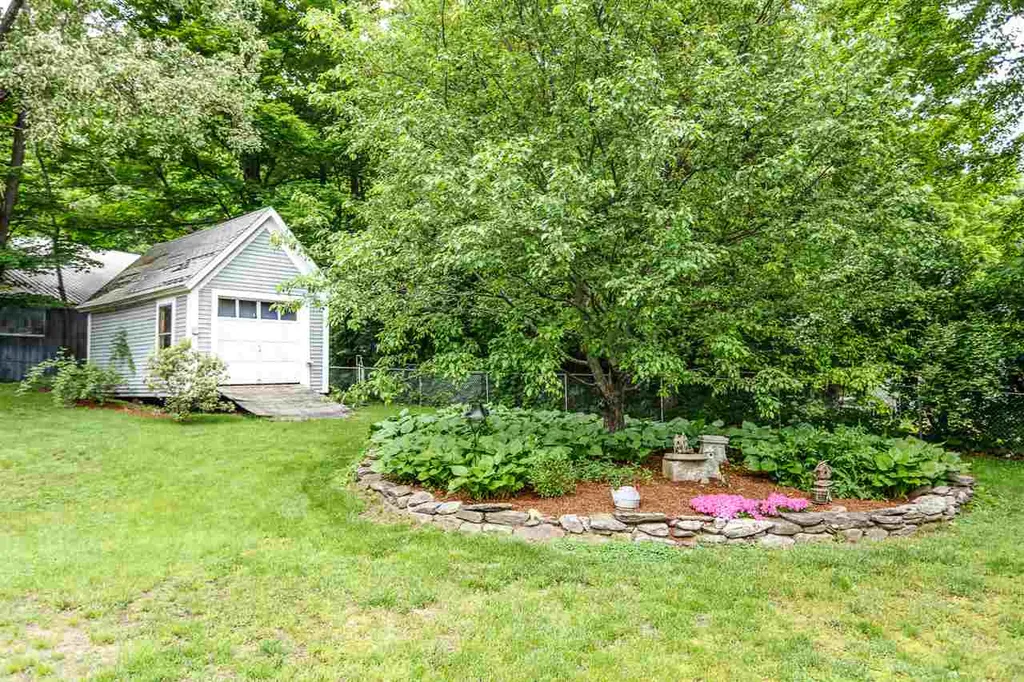 54 Maple Street Wilton NH 03086