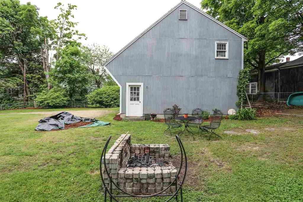 54 Maple Street Wilton NH 03086