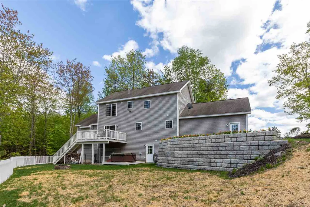 11 Inkberry Road New Boston NH 03070