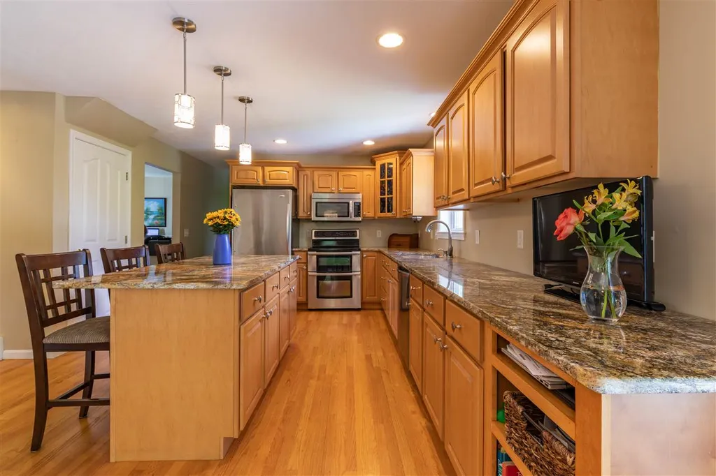 11 Inkberry Road New Boston NH 03070