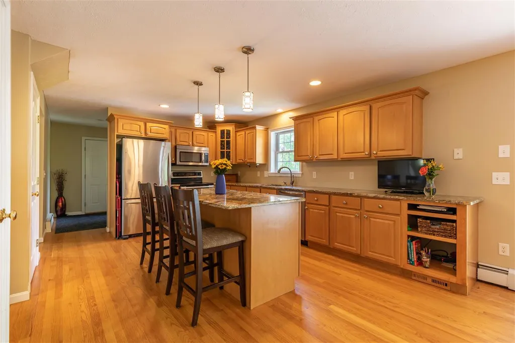 11 Inkberry Road New Boston NH 03070
