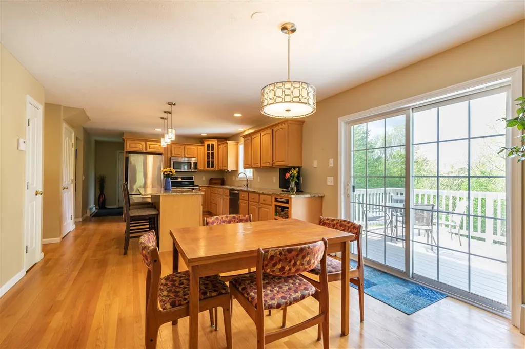 11 Inkberry Road New Boston NH 03070