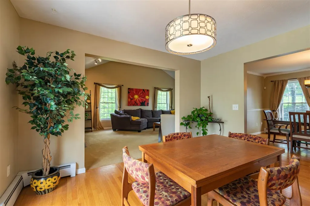 11 Inkberry Road New Boston NH 03070