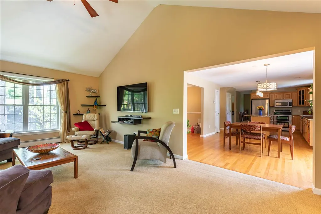 11 Inkberry Road New Boston NH 03070