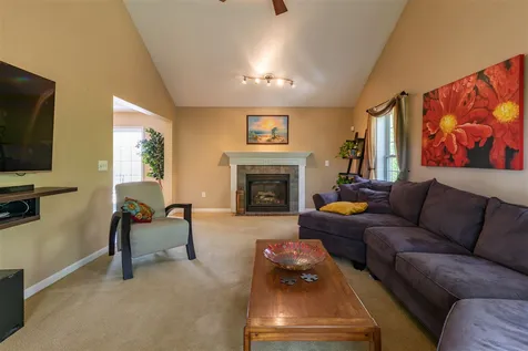 11 Inkberry Road New Boston NH 03070