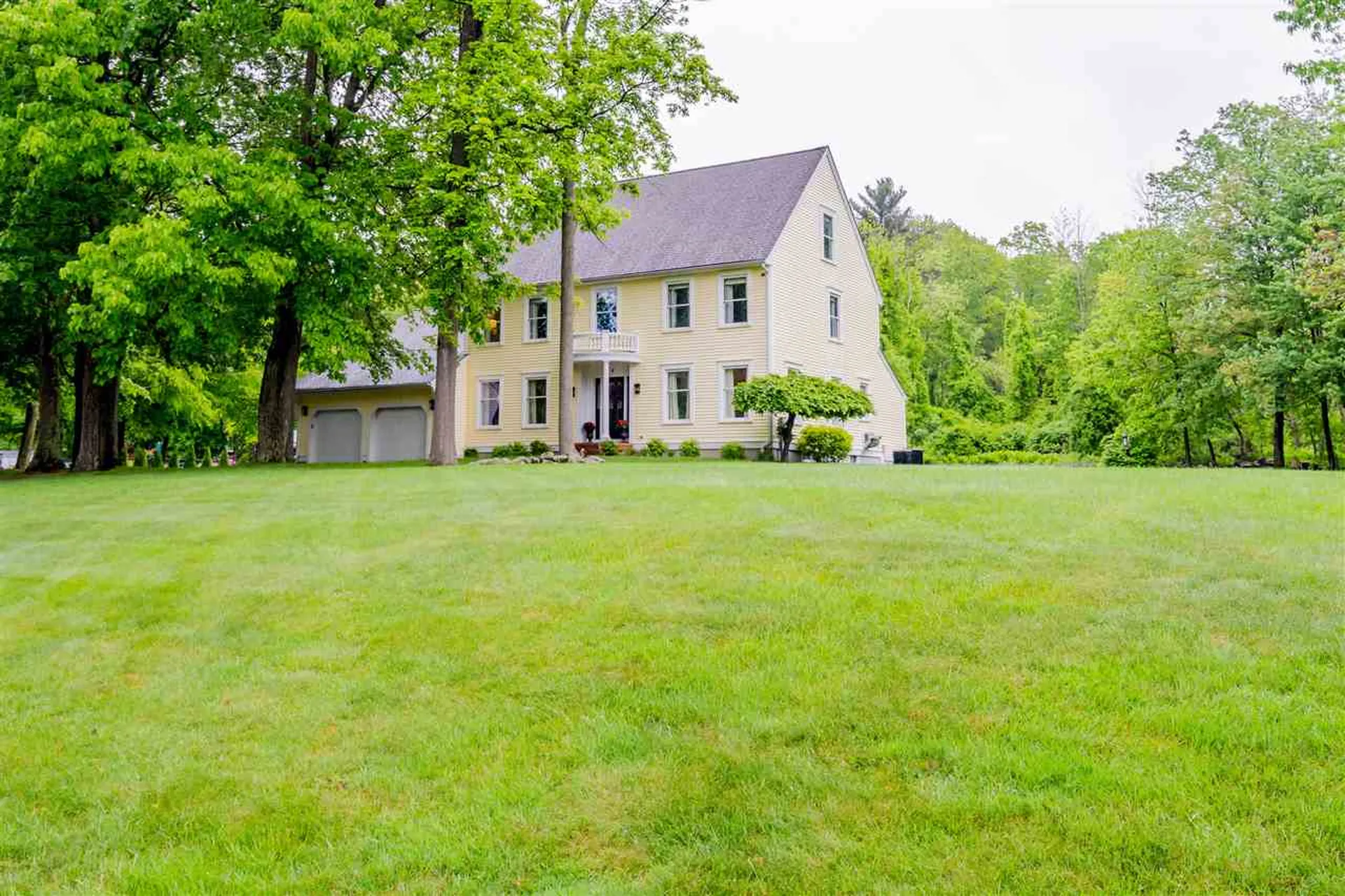 4 Applewood Road Pelham NH 03076