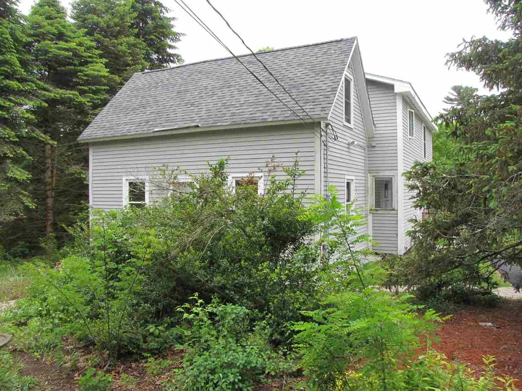 637 Cohas Avenue Manchester NH 03109