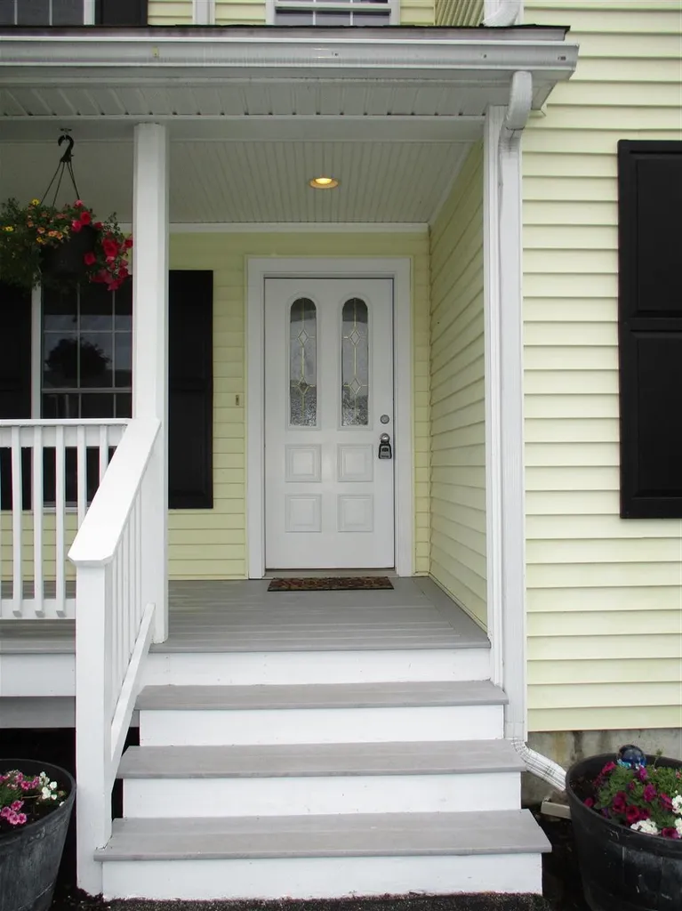 16 Maize Drive Somersworth NH 03878