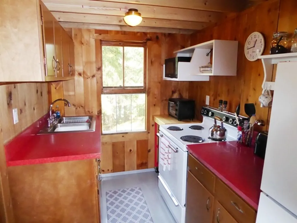 952 Coates Island Road Colchester VT 05446